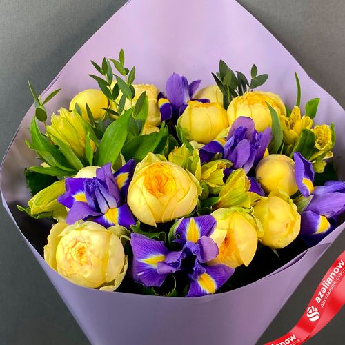 Фото 3: Букет из 9 пионовидных роз, 5 ирисов и 3 альстромерий в сиреневой пленке