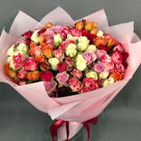 Фото флориста 6: Букет из 39 роз микс в розовой пленке