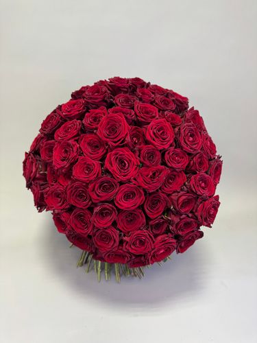 Фото флориста 1: Бордово-красные розы