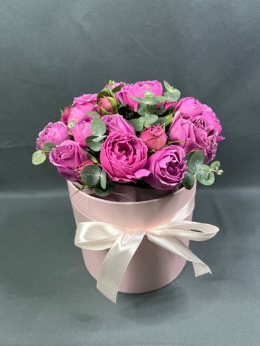 Фото флориста 1: Пионовидные розы в коробке