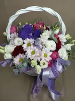 Фото флориста 1: Букет из роз, хризантем, орхидеи в корзине «Наши мечты»