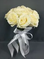 Фото флориста 4: Букет невесты из 11 кустовых пионовидных белых роз