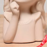 Маленькое фото 5: Ваза керамика «Мечтательница», d-8 см, 11х11х20 см, бежевый. Сервис доставки цветов AzaliaNow