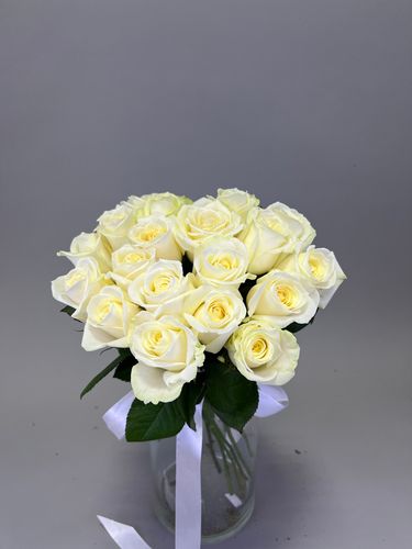 Фото флориста 4: 19 роз