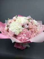 Фото флориста 1: Акция! Букет из гортензий, роз, маттиол «Я тебя очень люблю»