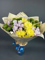 Фото флориста 1: Букет из 13 кустовых хризантем