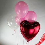 Маленькое фото 1: Композиция из 5 шаров с гелием «Красное сердце»