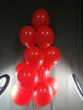 Фото флориста 1: Композиция из 13 шаров с гелием, 30 см, красный