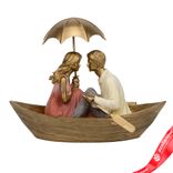 Маленькое фото 1: Сувенир «Влюбленная пара» (полирезин), H13x22,5x17см, цв. в асс.