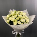 Фото флориста 2: Букет из 7 белых кустовых пионовидных роз