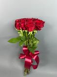 Фото флориста 1: 13 красных роз 70 см, Россия