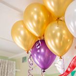 Маленькое фото 4: Композиция из 10 шаров с гелием «День рождения»