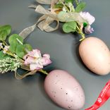 Маленькое фото 3: Украшение подвесное с яйцами, 44см, розовый. Сервис доставки цветов AzaliaNow
