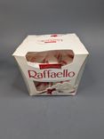 Фото флориста 1: Конфеты в коробке Raffaello, с цельным миндальным орехом, в кокосовой обсыпке, 150 г