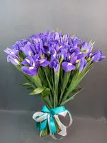 Фото флориста 2: Букет из 49 синих ирисов