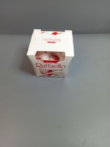 Конфеты в коробке Raffaello, с цельным миндальным орехом, в кокосовой обсыпке, 150 г. Фото флориста - 2