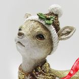 Маленькое фото 4: Сувенир «Олененок в шапке» (полирезин), Н18x13x8см, в асс., кремовый/золотой