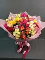 Фото флориста 4: Букет из 39 роз микс в розовой пленке