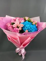 Фото флориста 3: Букет из розовых роз и голубой гортензии «Ты - моя жизнь»