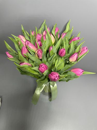 Фото флориста 5: Фиолетовые тюльпаны