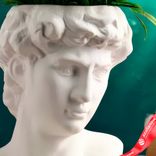 Маленькое фото 3: Горшок (Кашпо) — ваза «Голова Давида», белое, 22х16х14 см. Сервис доставки цветов AzaliaNow