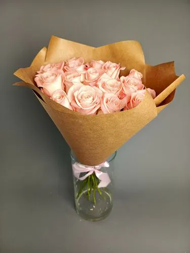 Фото флориста 2: 15 роз