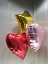 Фото флориста 1: Композиция из 3 шаров с гелием, 2 сердца и 1 звезда