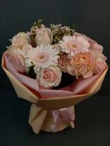 Фото флориста 1: Букет из роз, гермини, гвоздик «Любимой мамочке»