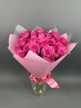 Фото флориста 1: Букет из 9 кустовых пионовидных розовых роз