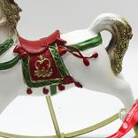 Маленькое фото 3: Сувенир «Лошадка» (полирезин), H18x21x5см, белый/красный