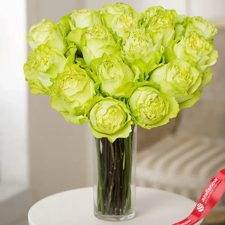 Фото 1: 13 зеленых роз. Сервис доставки цветов AzaliaNow