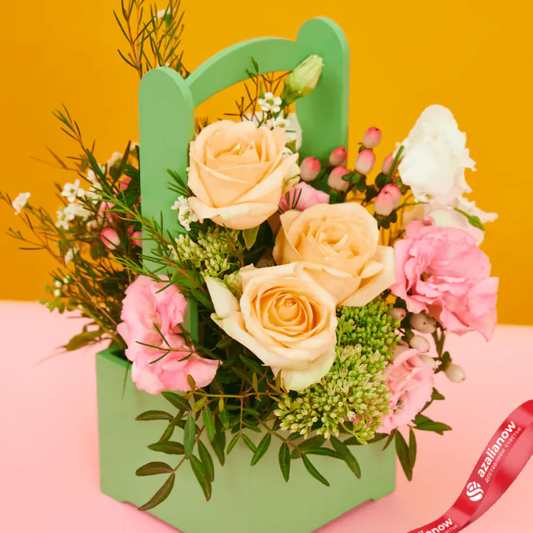 Фото 3: Букет из роз, лизиантуса, ваксфловера «Оливковый». Сервис доставки цветов AzaliaNow