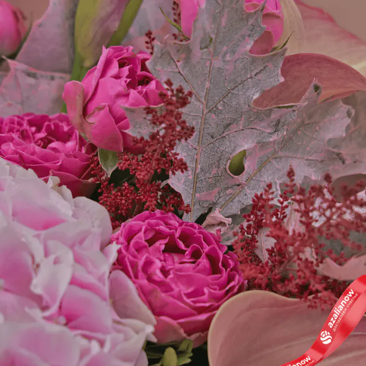 Фото 3: Букет из роз, калл, астильбы, гортензии «Лувр». Сервис доставки цветов AzaliaNow
