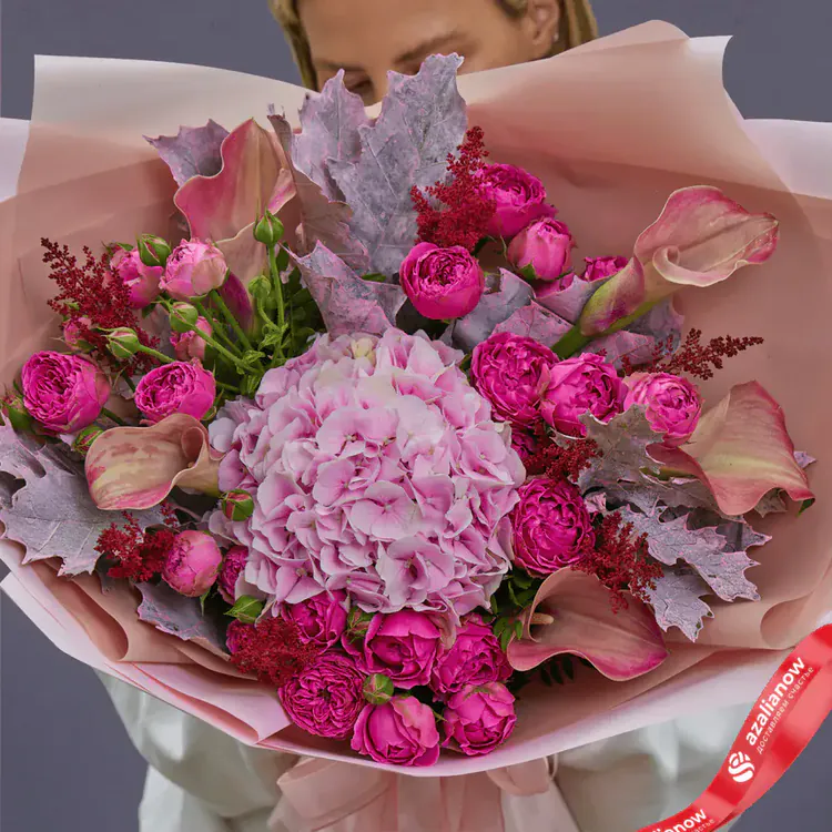 Фото 4: Букет из роз, калл, астильбы, гортензии «Лувр». Сервис доставки цветов AzaliaNow