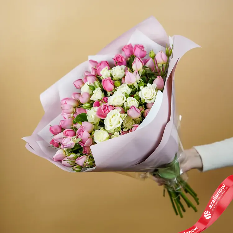 Фото 7: Букет из кустовых белых и розовых роз «Время любить». Сервис доставки цветов AzaliaNow