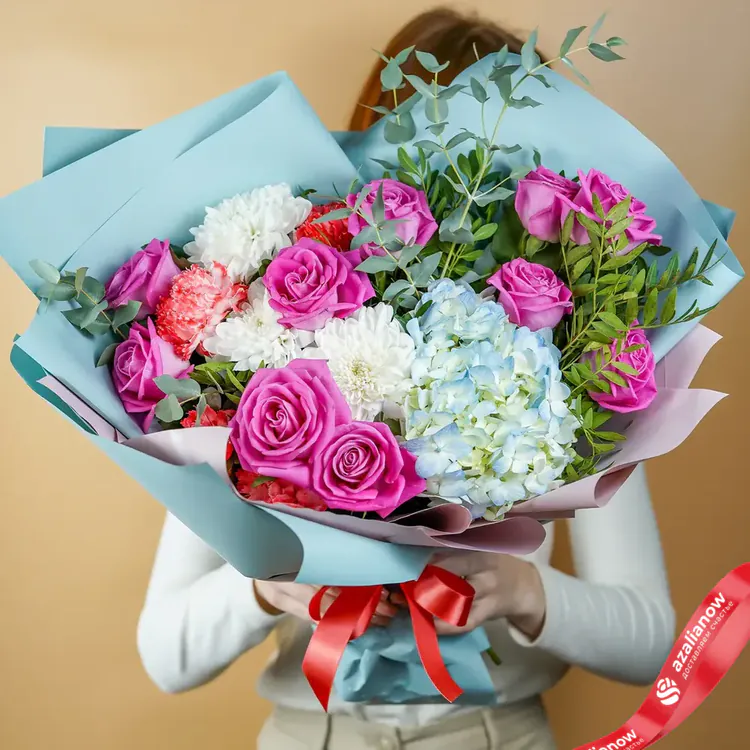 Фото 4: Букет из роз, хризантем, гвоздик, гортензии «Тысяча поцелуев». Сервис доставки цветов AzaliaNow