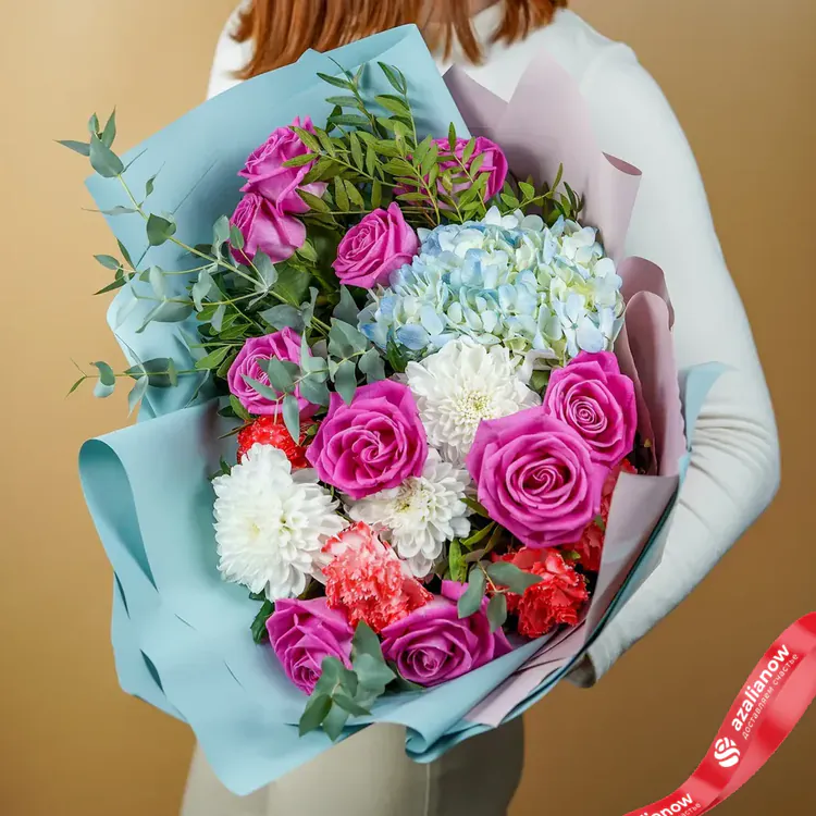 Фото 3: Букет из роз, хризантем, гвоздик, гортензии «Тысяча поцелуев». Сервис доставки цветов AzaliaNow