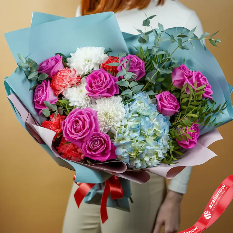 Фото 7: Букет из роз, хризантем, гвоздик, гортензии «Тысяча поцелуев». Сервис доставки цветов AzaliaNow
