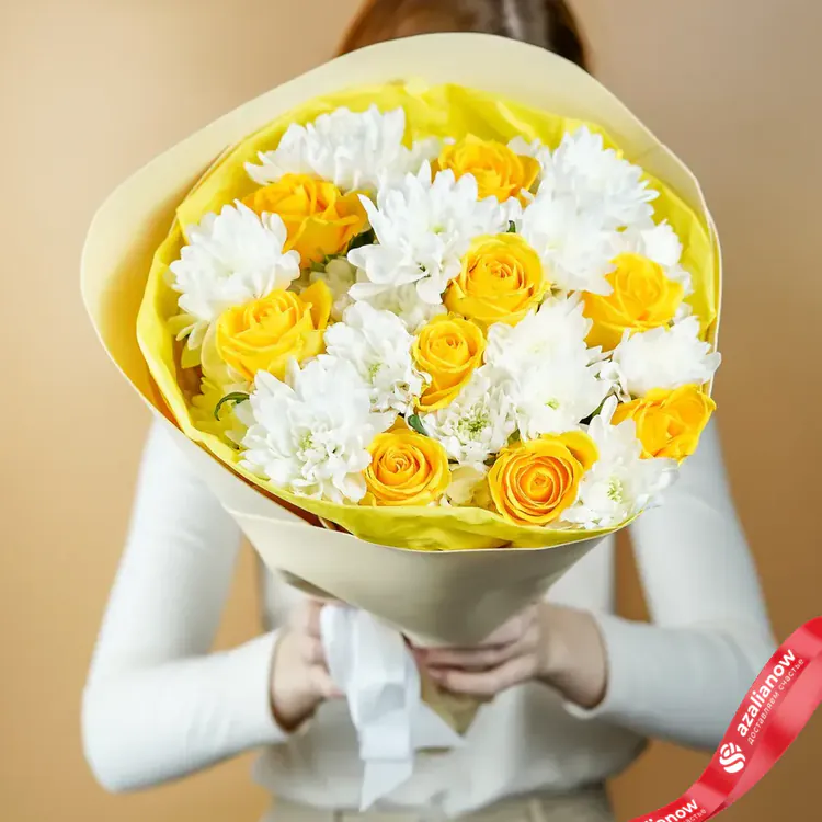 Фото 3: Букет из желтых роз и белых хризантем «Солнечные блики». Сервис доставки цветов AzaliaNow