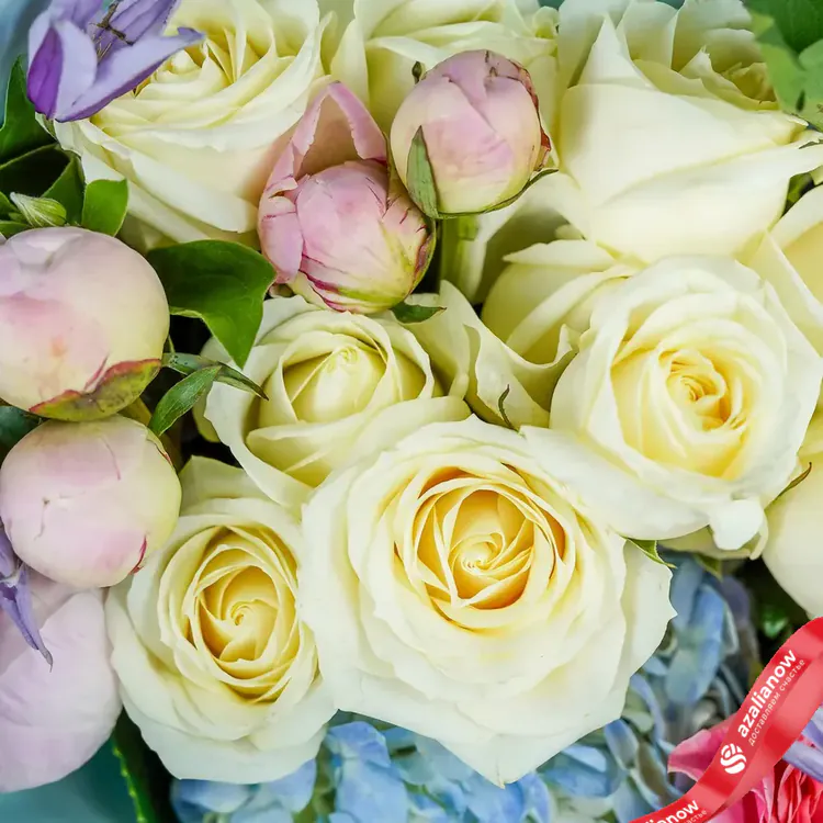 Фото 4: Букет из пионов, роз и гортензий «Притяжение». Сервис доставки цветов AzaliaNow