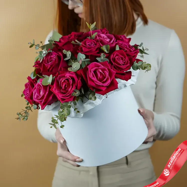 Фото 9: Акция! Букет из 19 красных роз «Искушение в коробке». Сервис доставки цветов AzaliaNow