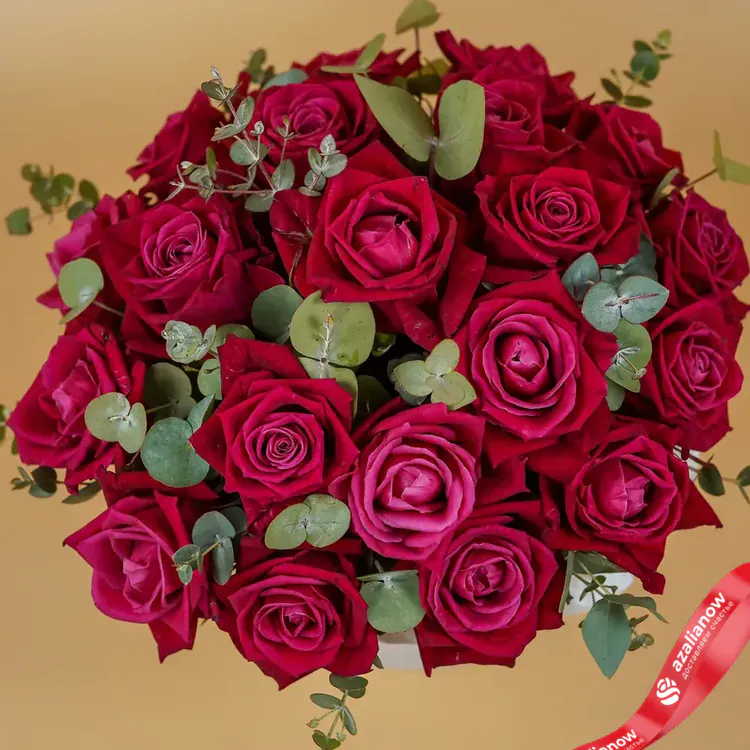 Фото 4: Букет из 19 красных роз «Искушение в коробке». Сервис доставки цветов AzaliaNow