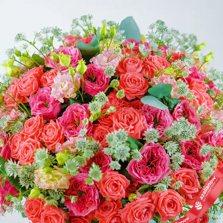 Фото 3: Букет из роз, лизиантусов и астранций «Феерия». Сервис доставки цветов AzaliaNow