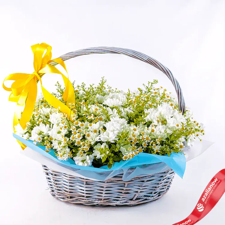 Фото 4: Букет из ромашек и хризантем «Корзина радости». Сервис доставки цветов AzaliaNow
