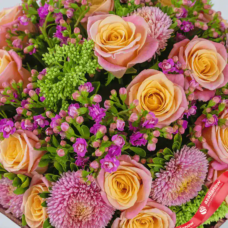 Фото 3: Букет из роз, астр и каланхоэ «Удачный день». Сервис доставки цветов AzaliaNow