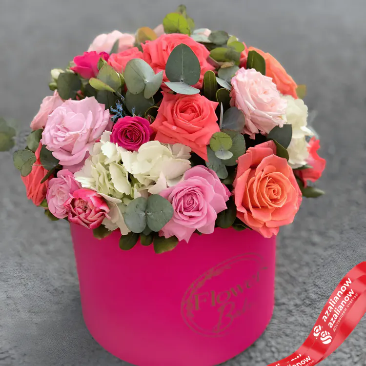 Фото 1: Букет из роз микс и гортензии «Это и есть любовь». Сервис доставки цветов AzaliaNow