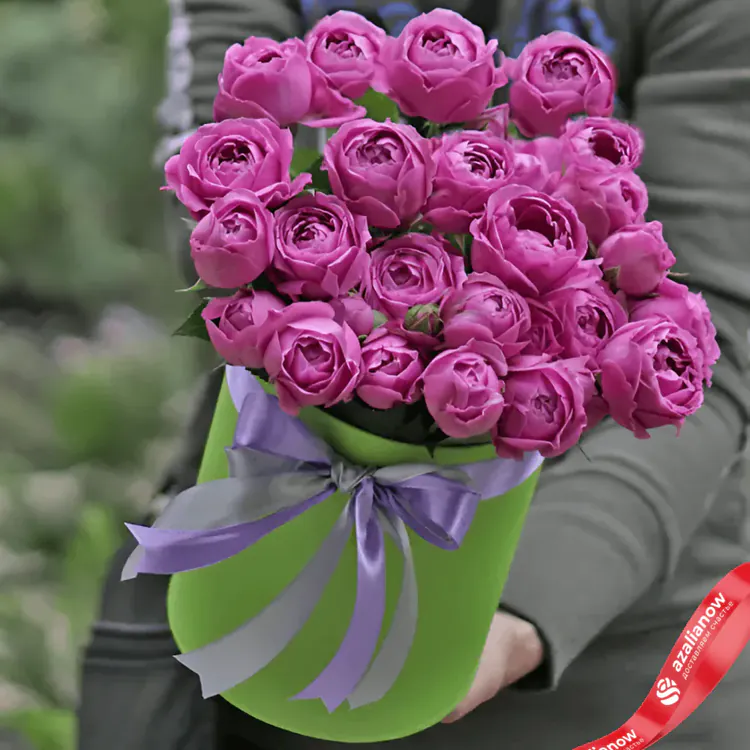 Фото 2: Букет из 11 розовых пионовидных роз в салатовой коробке. Сервис доставки цветов AzaliaNow