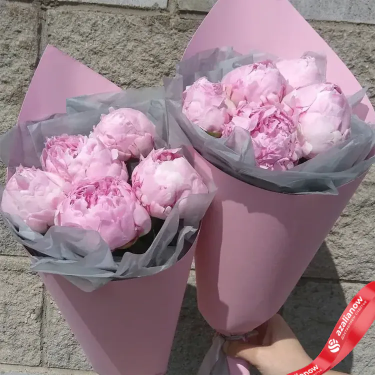 Фото 1: 2 букета из 5 розовых пионов «Сказочная пара». Сервис доставки цветов AzaliaNow