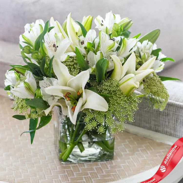 Фото 2: Букет из белых лилий и альстромерий «Анна». Сервис доставки цветов AzaliaNow