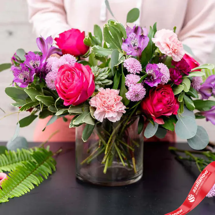 Фото 2: Букет их гвоздик, альстромерий, роз и хризантем «Анфиса». Сервис доставки цветов AzaliaNow